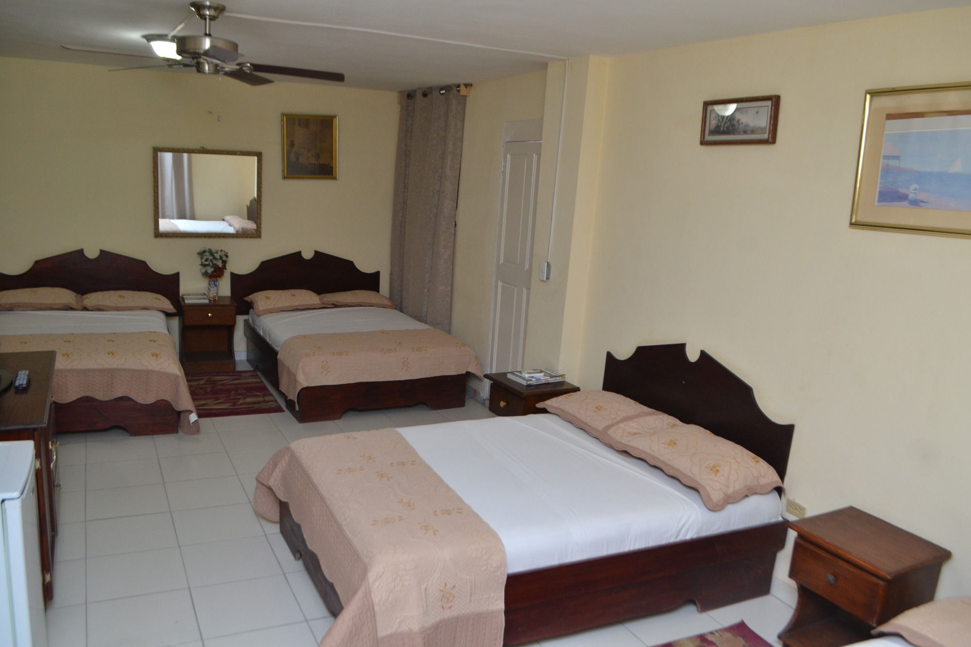 Seven Stars Hotel Musseau 外观 照片